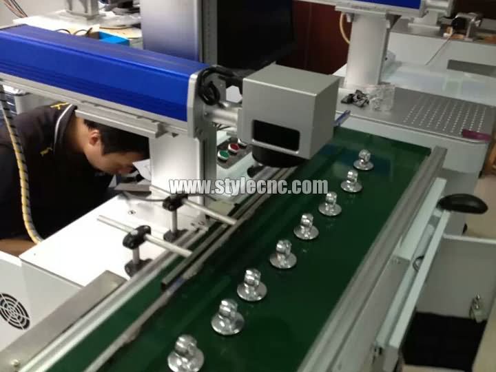 用于裝配線的工業(yè)級(jí)二氧化碳激光打標(biāo)機(jī)