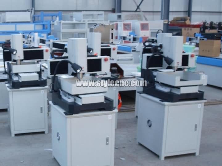 小型數(shù)控玉石雕刻機以成本價出售