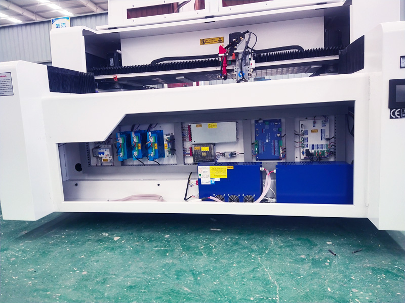 平板車運(yùn)輸 4x8 激光切割雕刻機(jī) 平板車運(yùn)輸 4x8 激光切割雕刻機(jī)