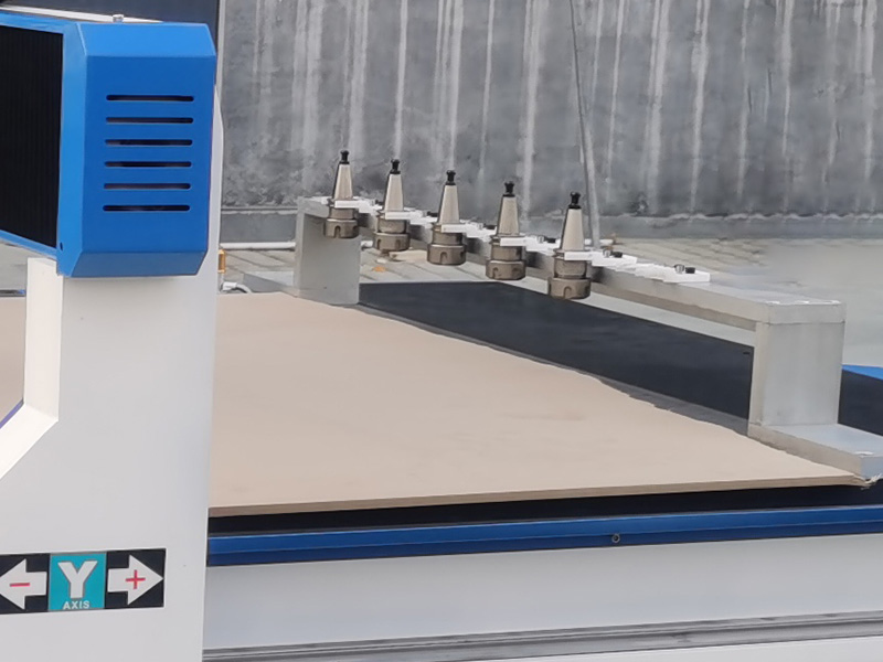 適合初學者的帶換刀裝置的4x4數控雕刻機工作臺套件 適合初學者的帶換刀裝置的4x4數控雕刻機工作臺套件