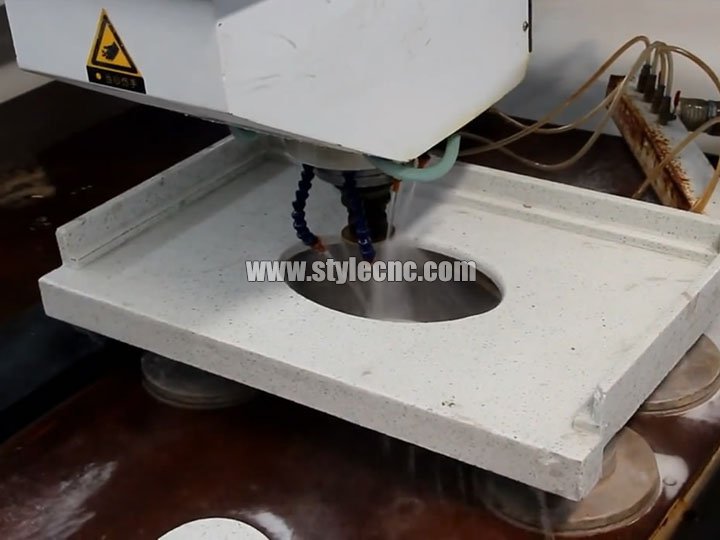 適用于石英、花崗巖、大理石加工過(guò)程的數(shù)控石材切割拋光機(jī)