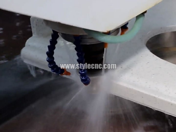 適用于石英、花崗巖、大理石加工過(guò)程的數(shù)控石材切割拋光機(jī)