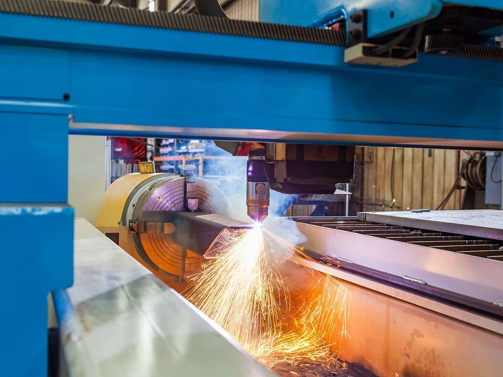 自動等離子切割機(jī)切割方形金屬管