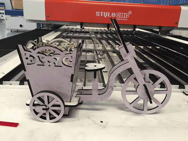 CO2 激光切割機(jī) 150W 用于MDF項(xiàng)目