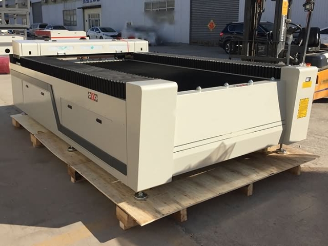 150W數(shù)控激光切割機 STJ1325 在墨西哥