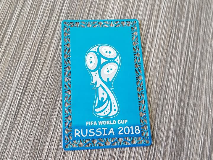 2018 年 FIFA 世界杯徽標(biāo)鍍鋅鋁板激光雕刻機(jī)