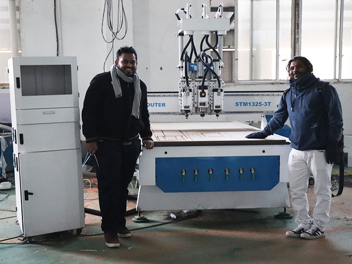 英國數控雕刻機，帶 3 個主軸