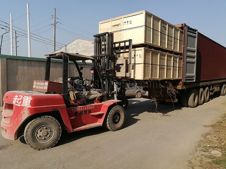 4 臺配備 3 個主軸的多任務數控雕刻機已準備好運往英國