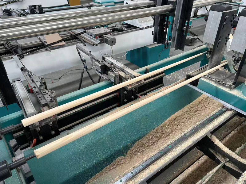 用于制作木制臺球桿的雙主軸數控車床